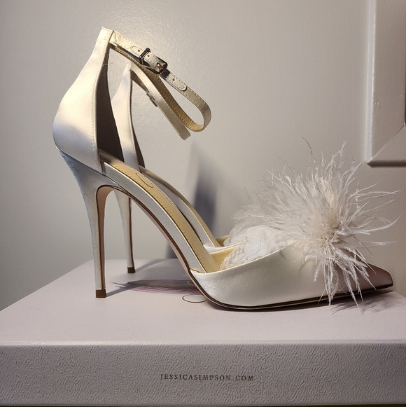 Jessica Simpson Shoes - Jessica Simpson White Ostrich Feathered Matte Satin Women's Heels Size 11M